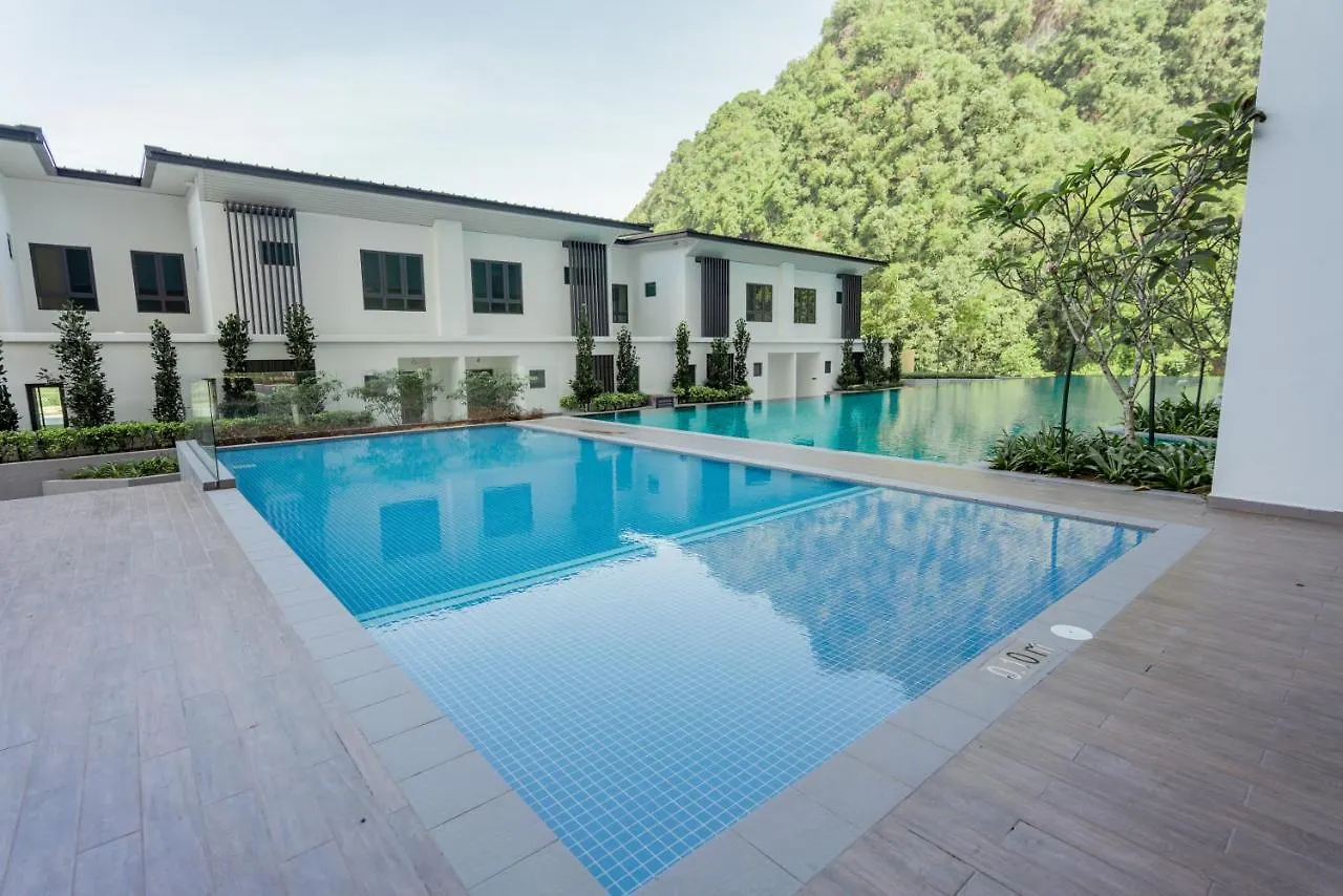 Ipoh Tambun Lost World Sunway Onsen Suite 2R 8Pax Mira Theme Park View 0*,  Malaysia