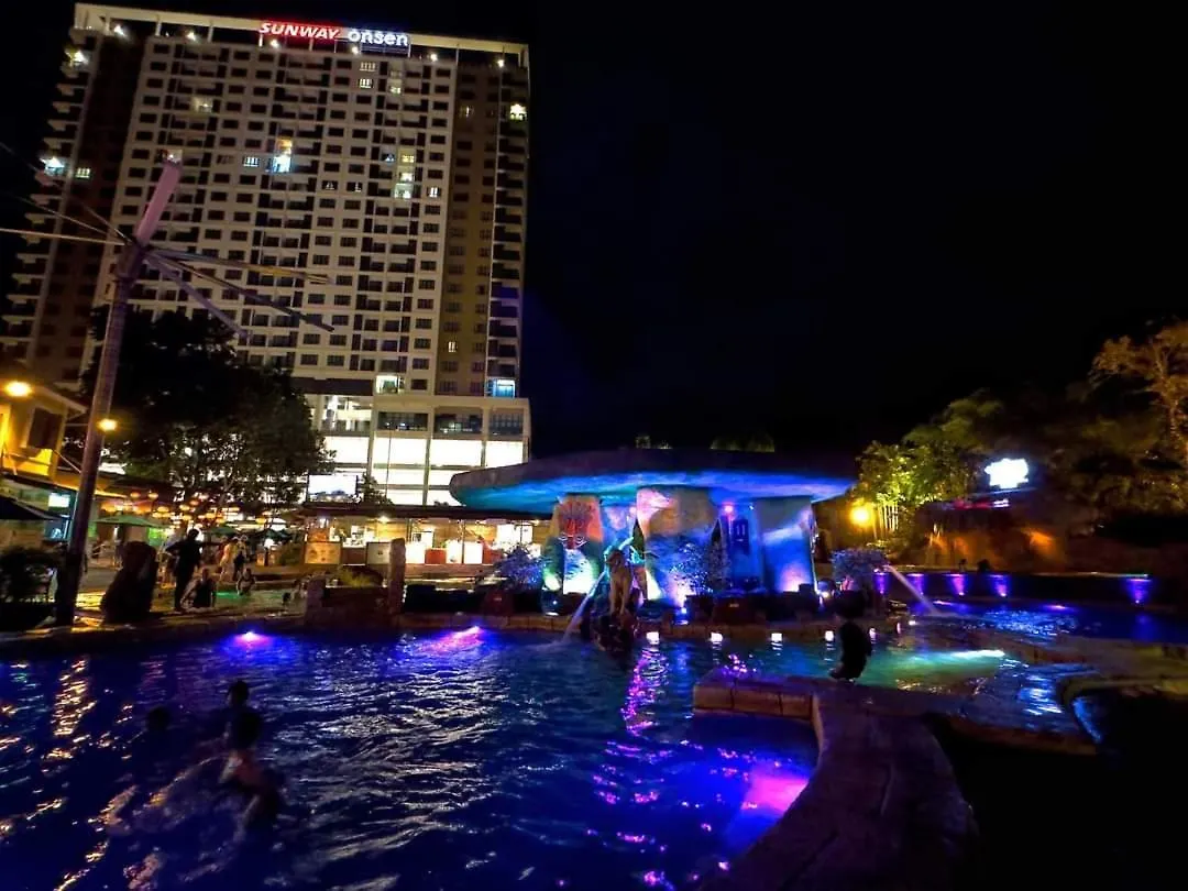 Ipoh Tambun Lost World Sunway Onsen Suite 2R 8Pax Mira Theme Park View Lejlighed